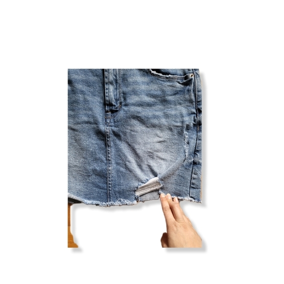 KENSIE DENIM SKIRT SZ 4/ 27 - Picture 3 of 3